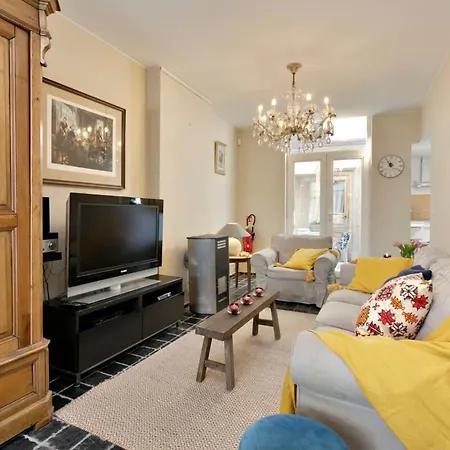 Huswell - Charming Town House In Historic Center Of